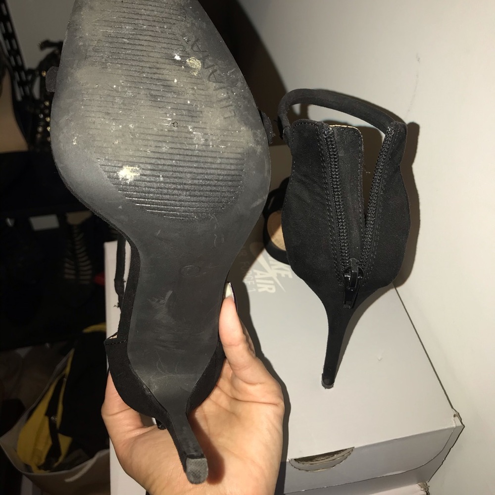 Heels - Picture 3 of 4